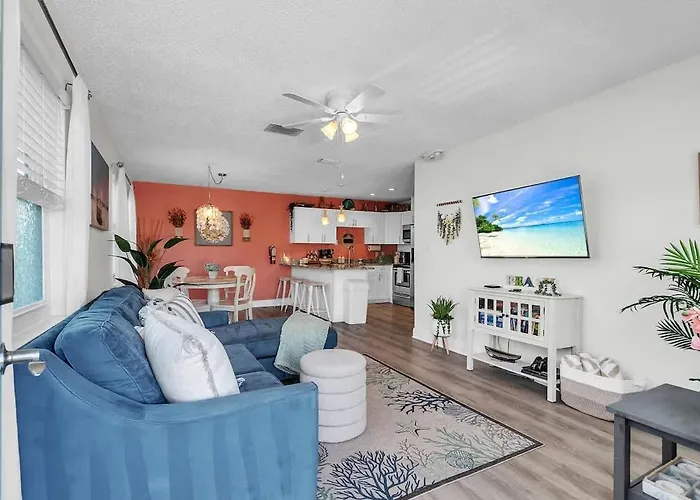 2 Min Walk To With Hot Tub And Games * Clearwater Beach