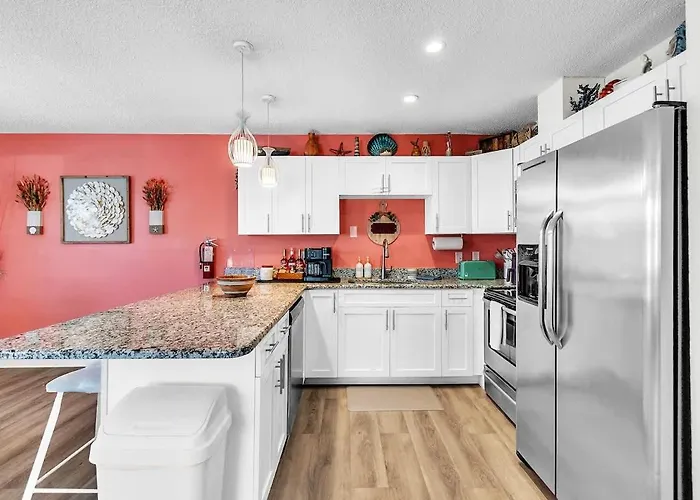 2 Min Walk To With Hot Tub And Games * Clearwater Beach